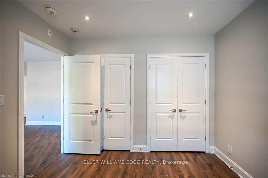 2 Bedrooms Condo at 2 King,  Hamilton For sale