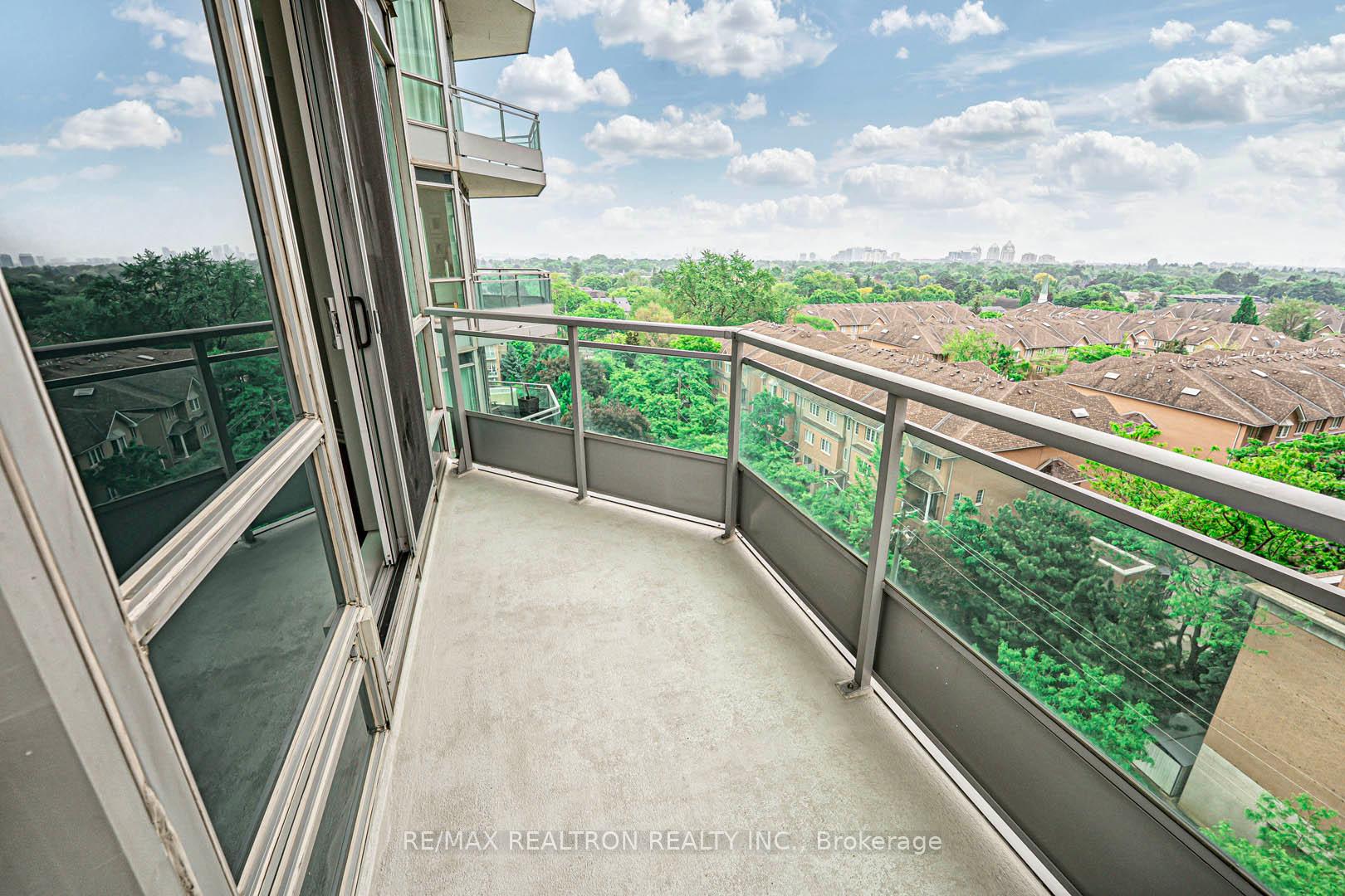 2 Bedrooms Condo at 60 Byng, Toronto For sale