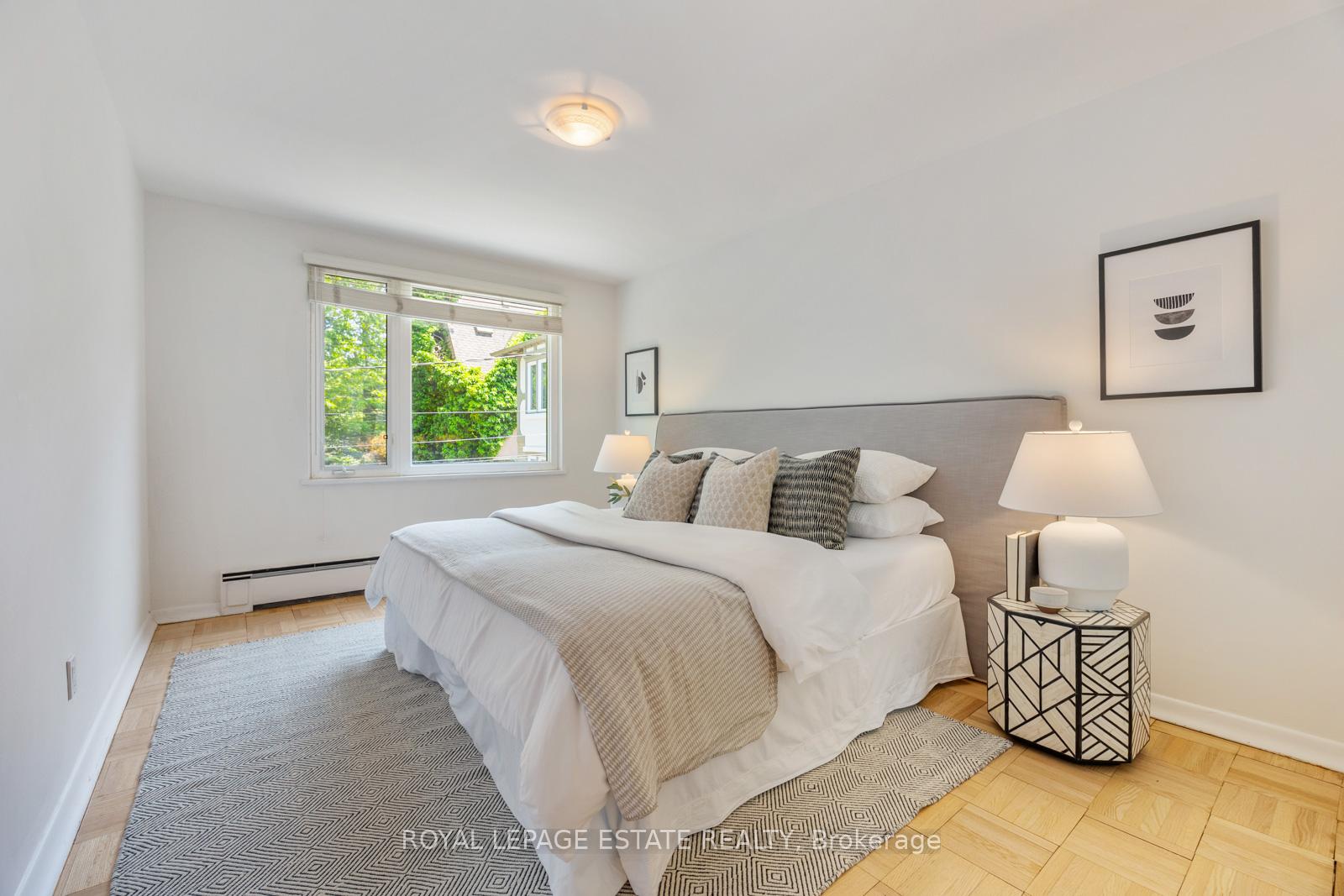 2 Bedrooms Co-op at 21 Benlamond, Toronto For sale