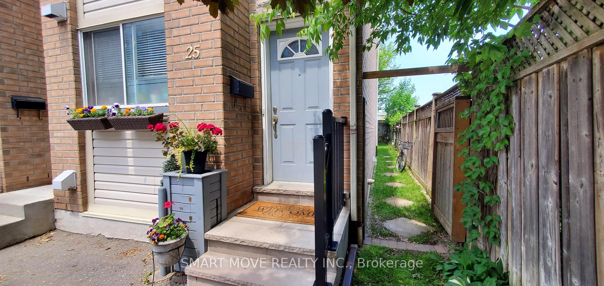 4 Bedrooms Condo at 21 Replin, Toronto For sale