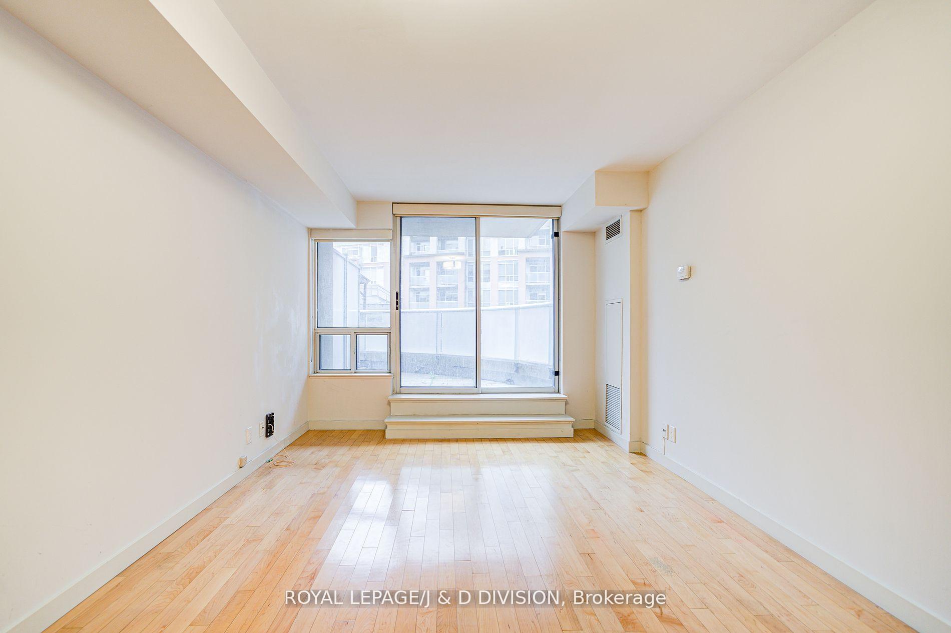 3 Bedrooms Condo at 1005 King, Toronto For sale