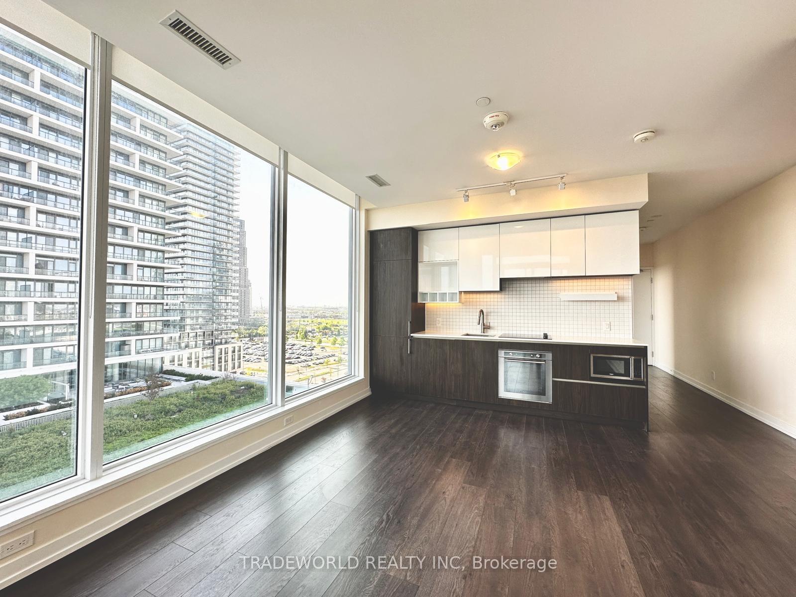 3 Bedrooms Condo at 898 Portage, Vaughan For sale
