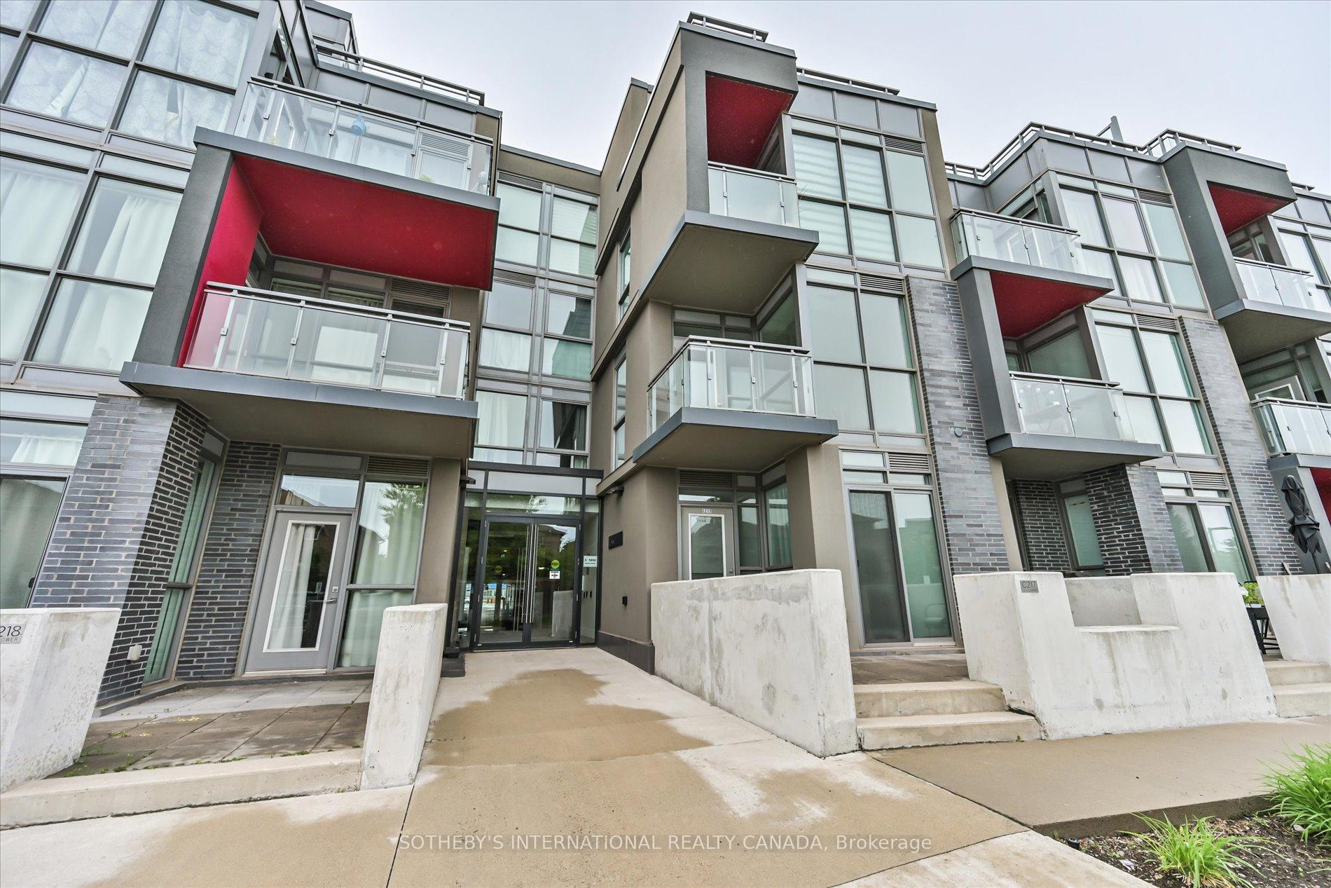 2 Bedrooms Condo at 5260 Dundas, Burlington For sale
