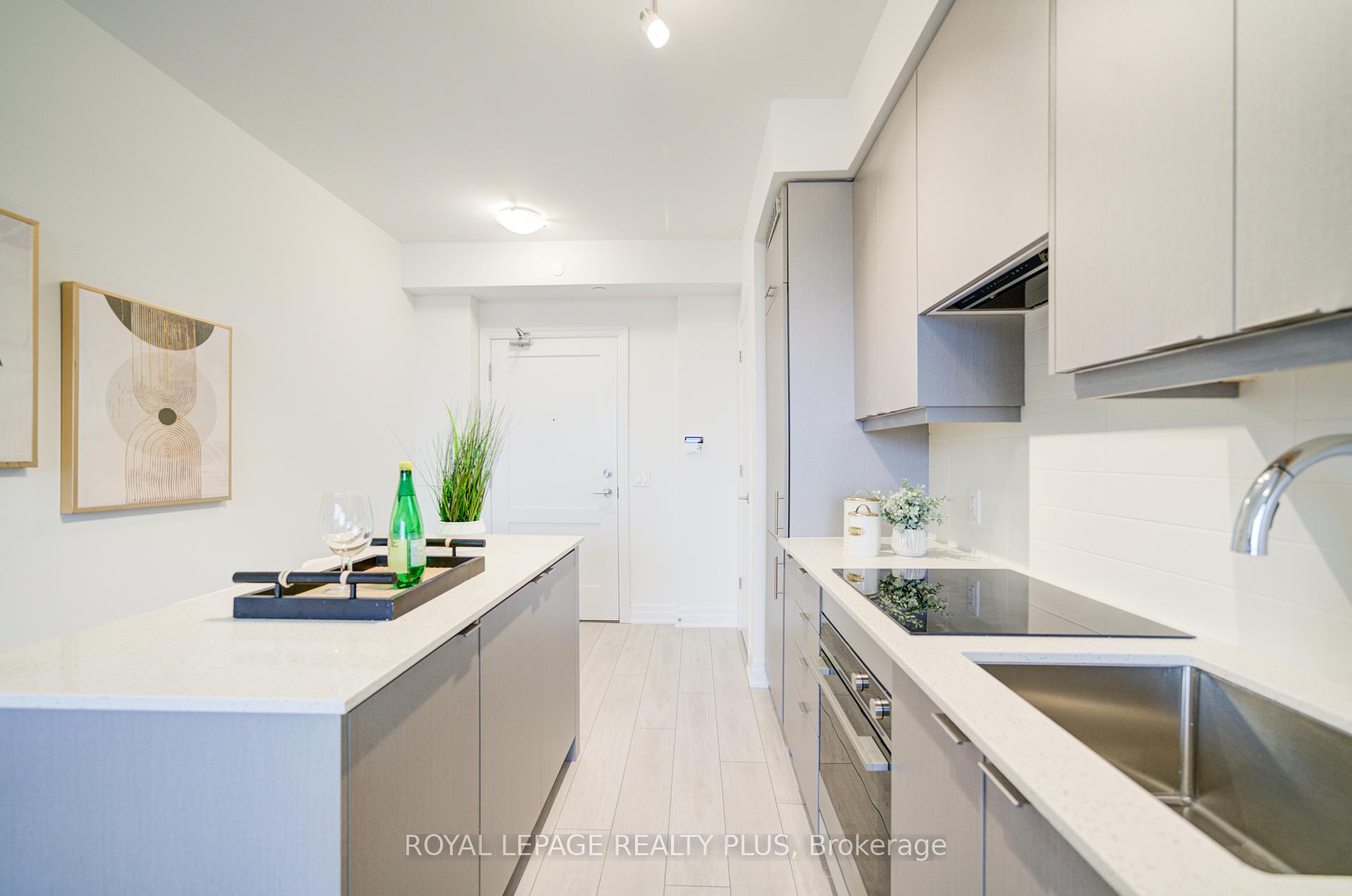 2 Bedrooms Condo at 30 Elm, Mississauga For sale