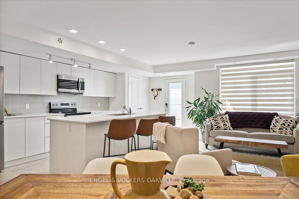 Property at #103 - 3058 Sixth Line, Oakville, ON L6M 1P8