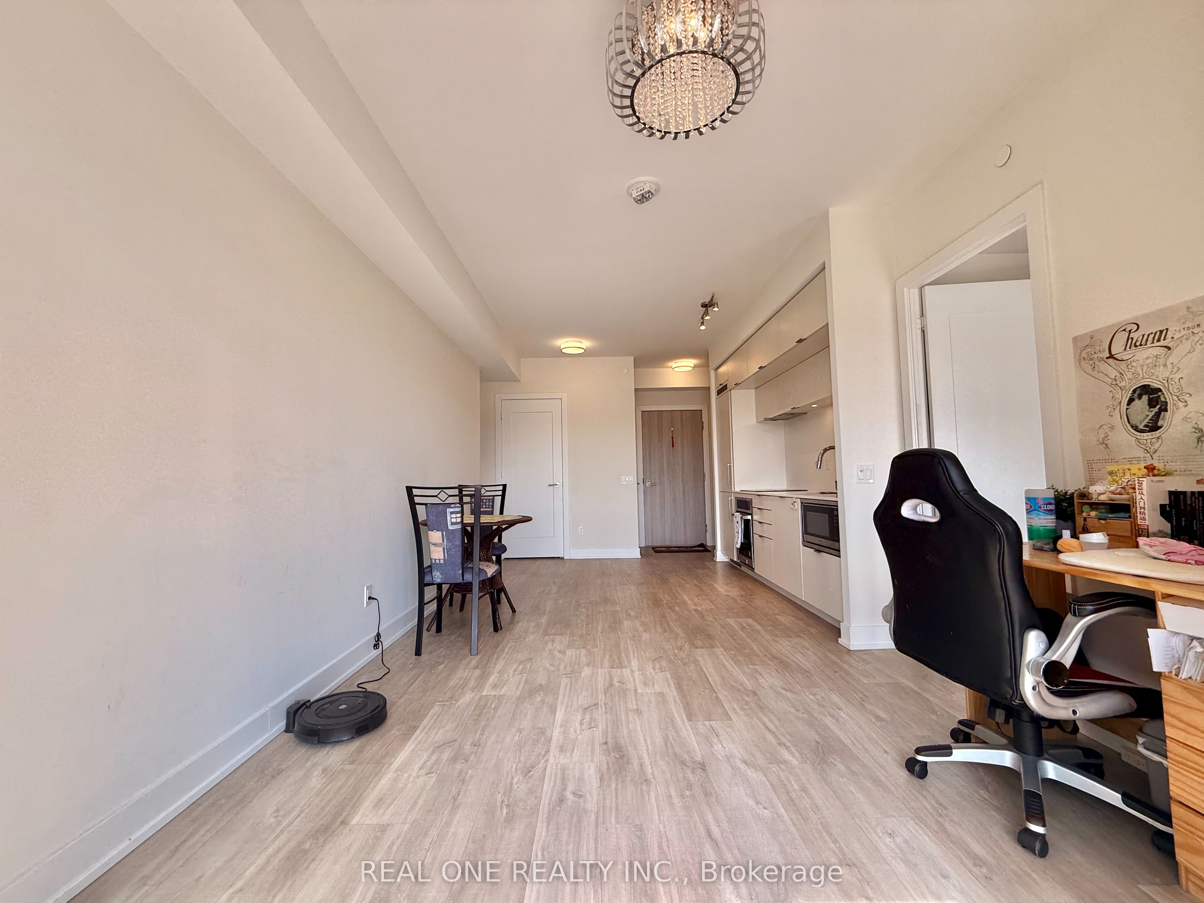 80 Vanauley Street, #303