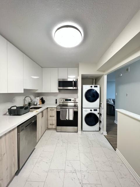 3 Bedrooms Condo at 10 Tangreen,  Toronto For sale