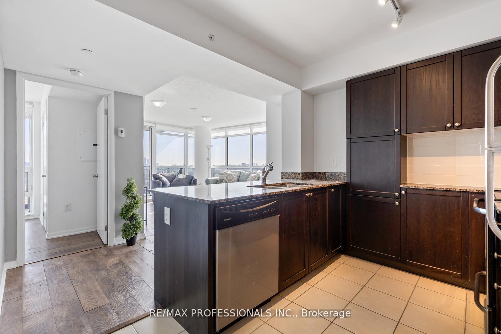 2 Bedrooms Condo at 800 Lawrence,  Toronto For sale