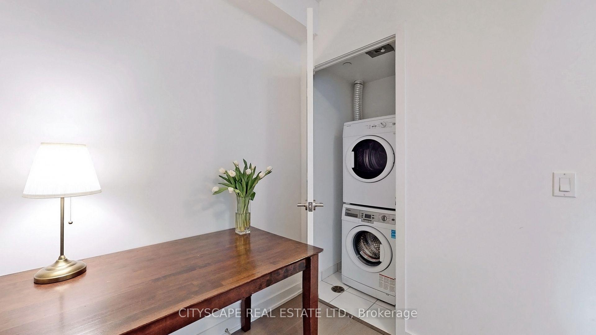2 Bedrooms Condo at 501 St Clair, Toronto For sale