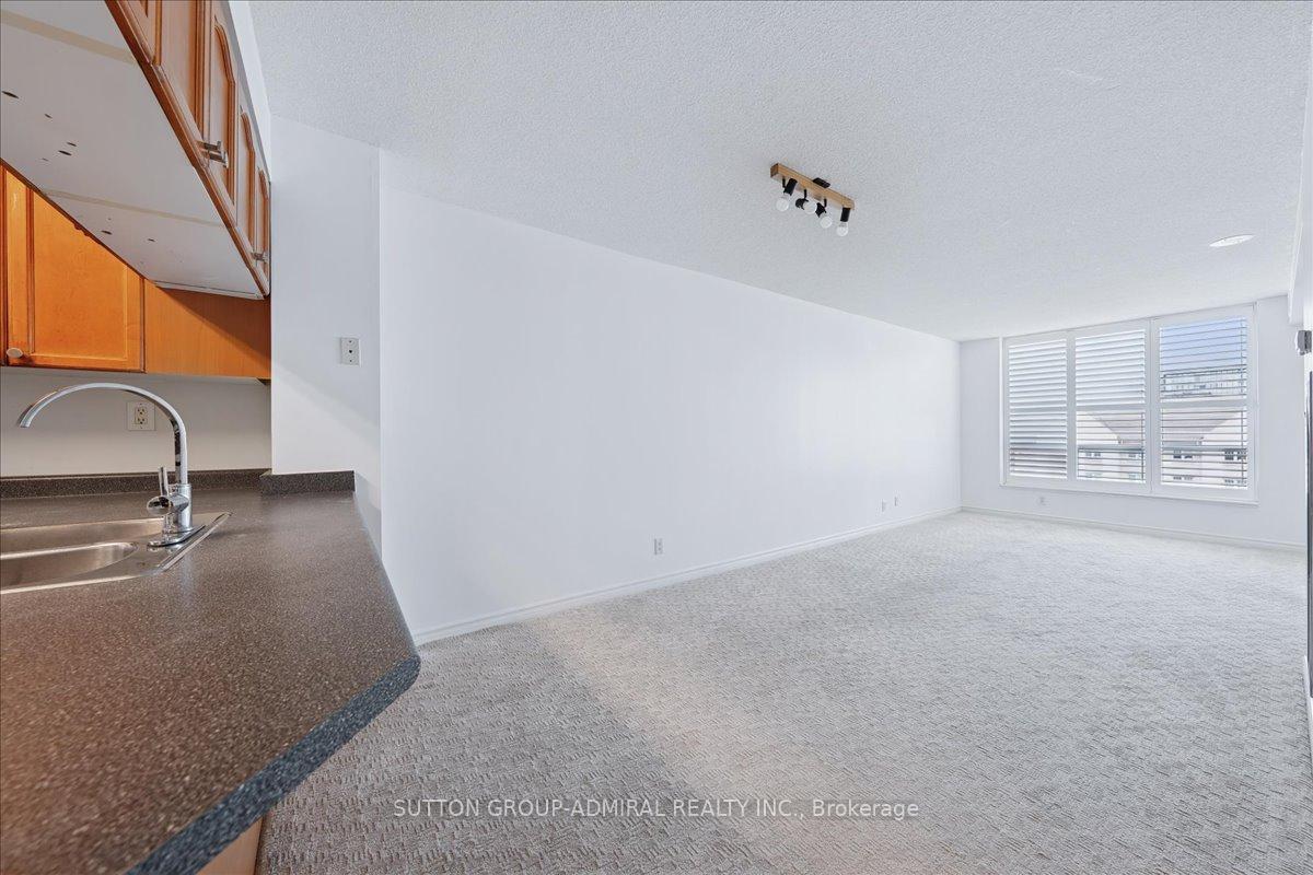 2 Bedrooms Condo at 745 New Westminster, Vaughan For sale
