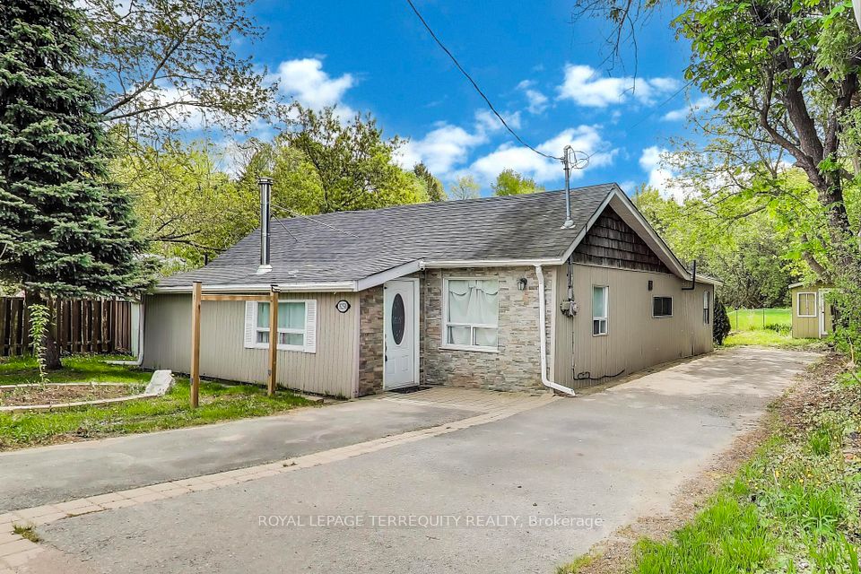 3251 Ravenshoe
