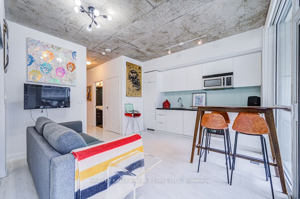 478 King Street W 318