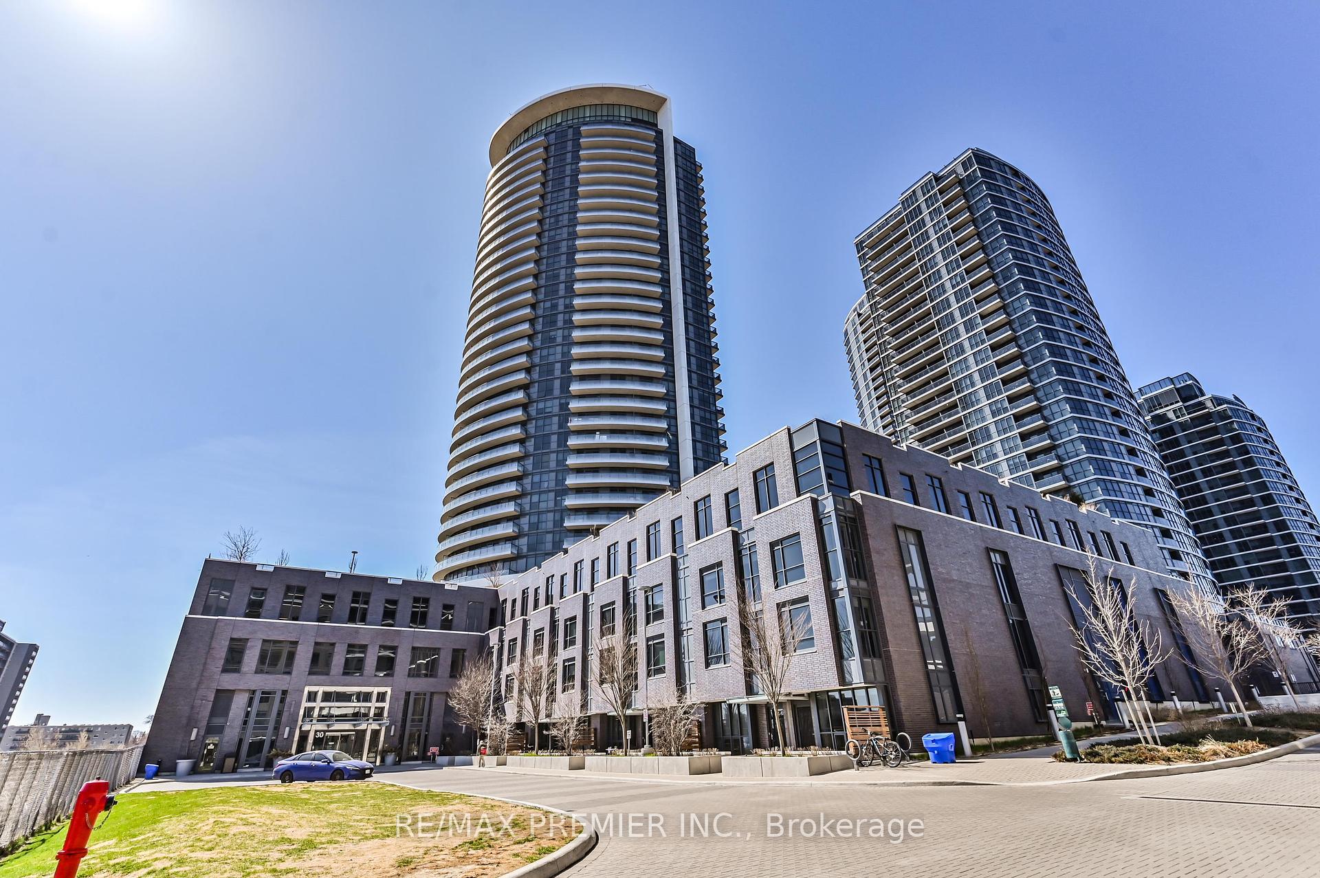 2 Bedrooms Condo at 30 Gibbs,  Toronto For sale