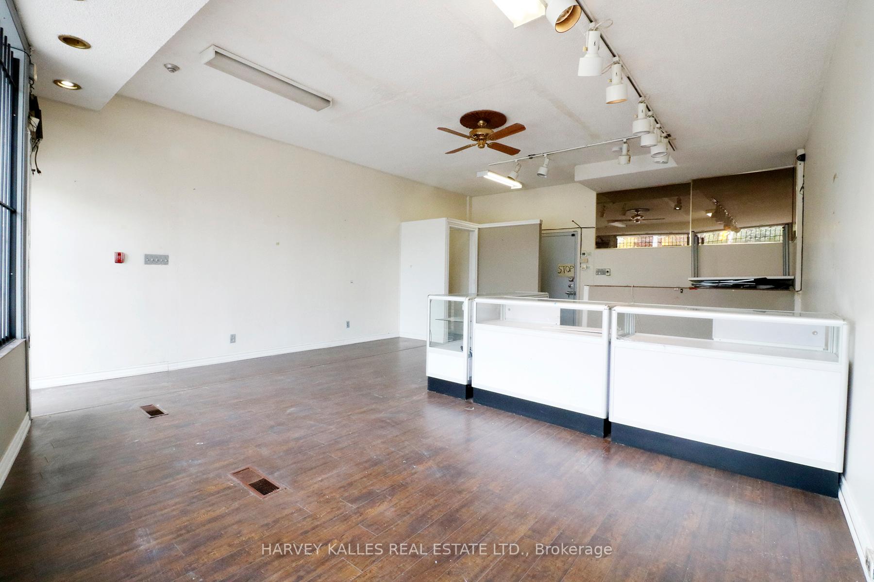 3811 Lake Shore Boulevard W
