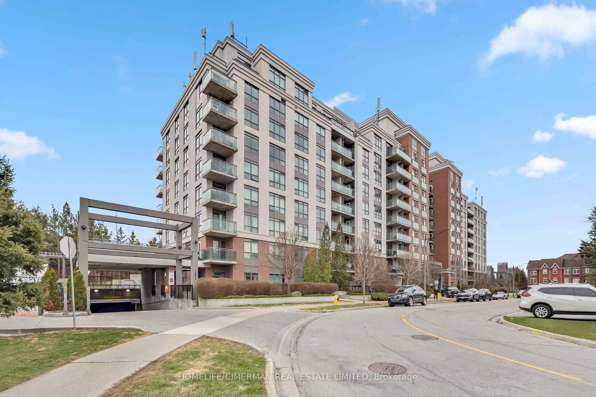3 Bedrooms Condo at 120 Dallimore, Toronto For sale