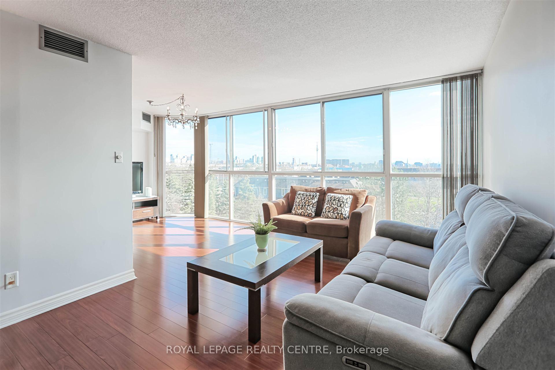 2 Bedrooms Condo at 880 Dundas,  Mississauga For sale