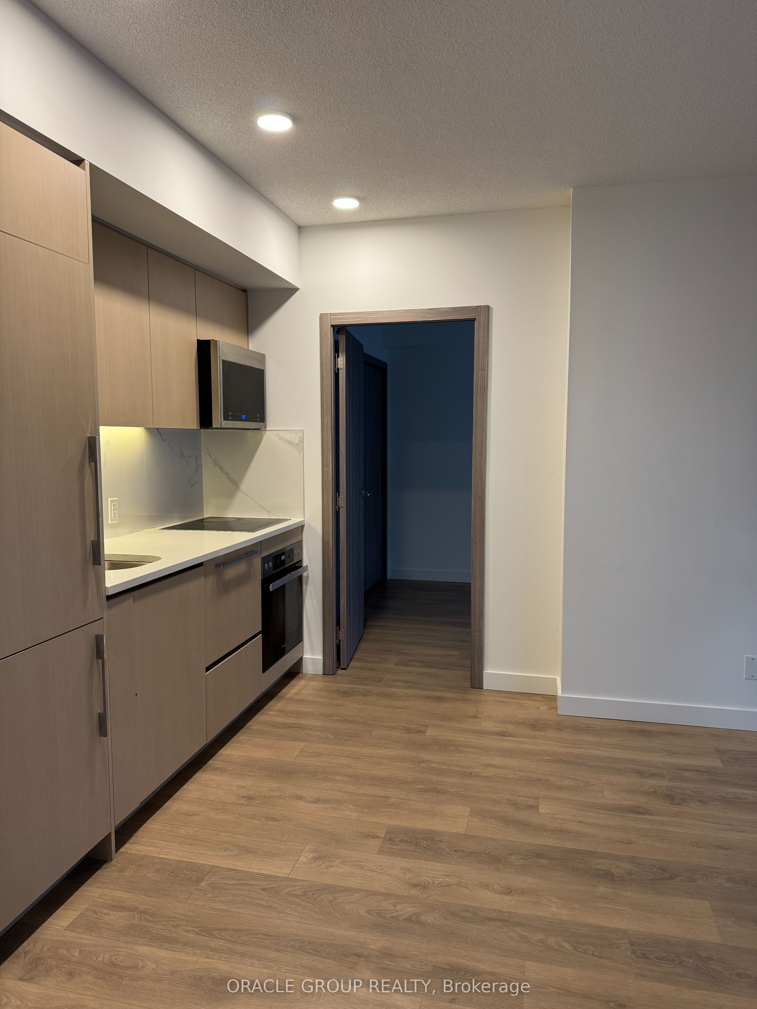38 Widmer Street, #1008