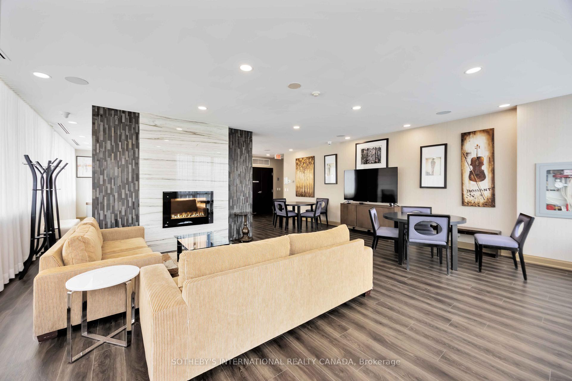 2 Bedrooms Condo at 825 Church, Toronto For sale