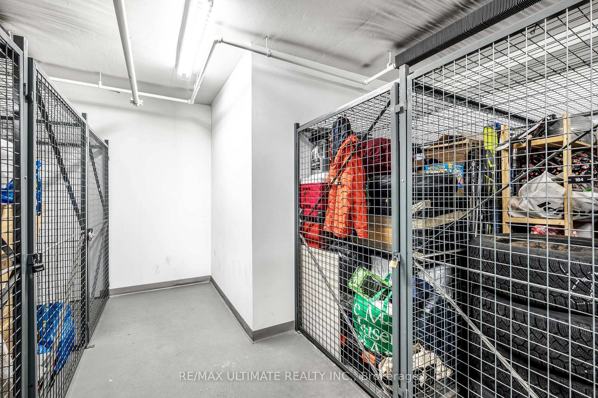 2 Bedrooms Condo at 33 Charles, Toronto For sale