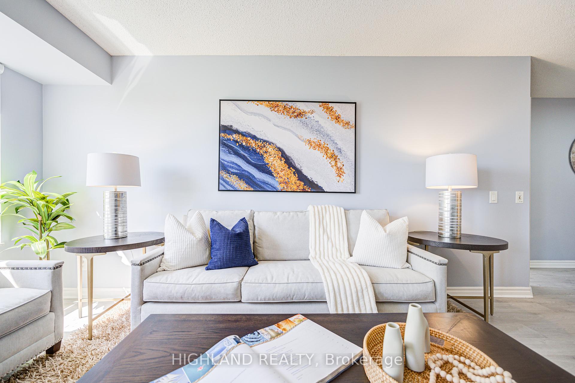 3 Bedrooms Condo at 25 Kingsbridge Garden, Mississauga For sale