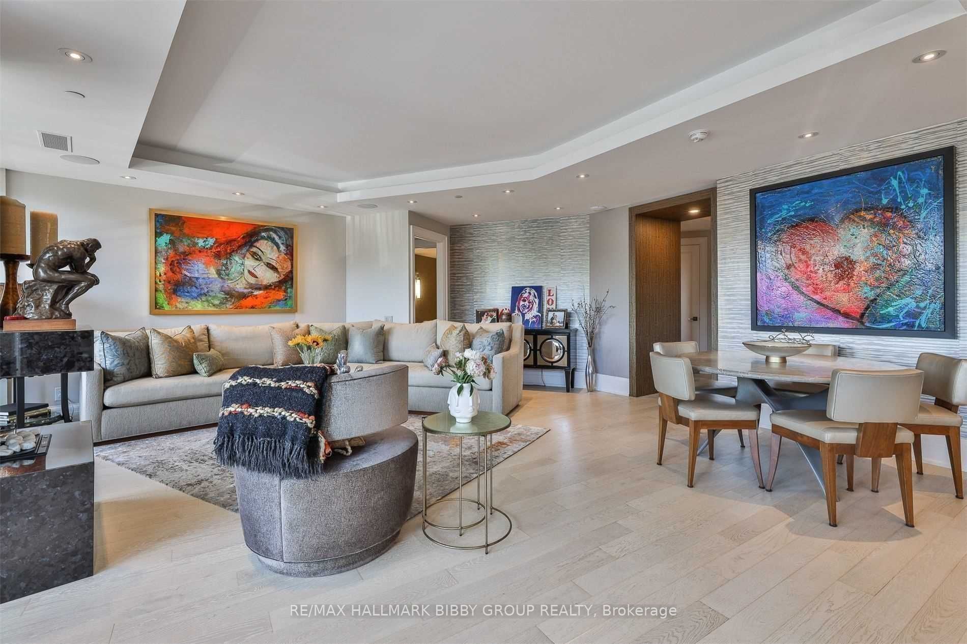 3 Bedrooms Condo at 181 Davenport,  Toronto For sale