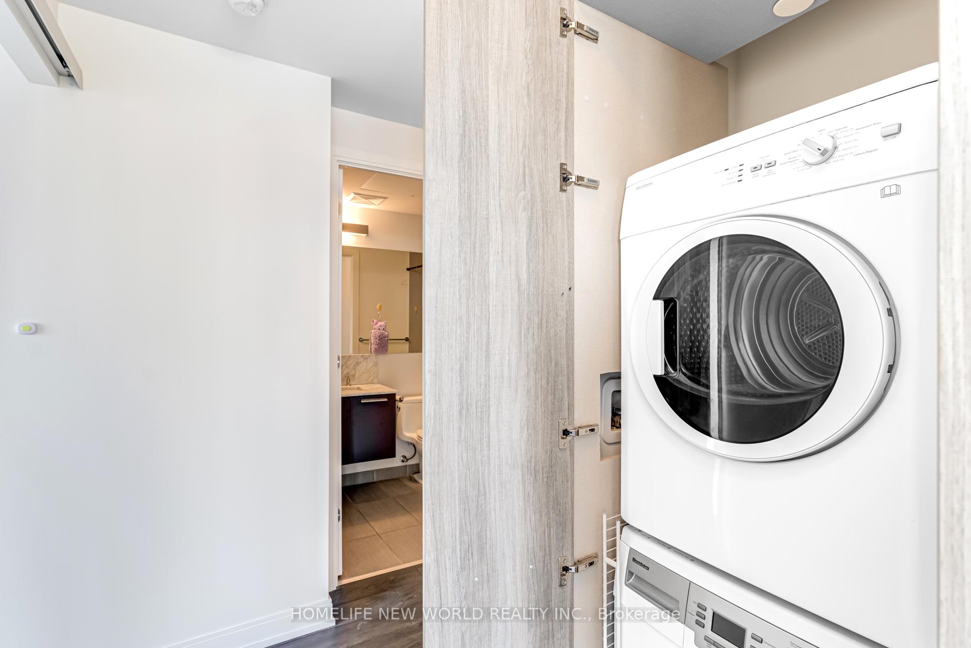 1 Bedroom Condo at 50 Charles, Toronto For sale