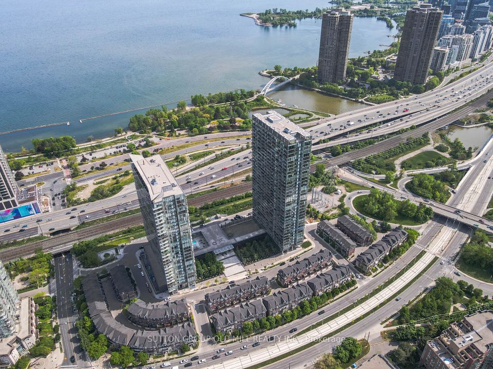 105 The Queensway