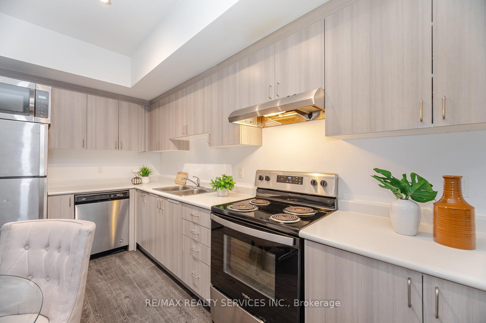 3 Bedrooms Condo at C-3 Falaise,  Toronto For sale