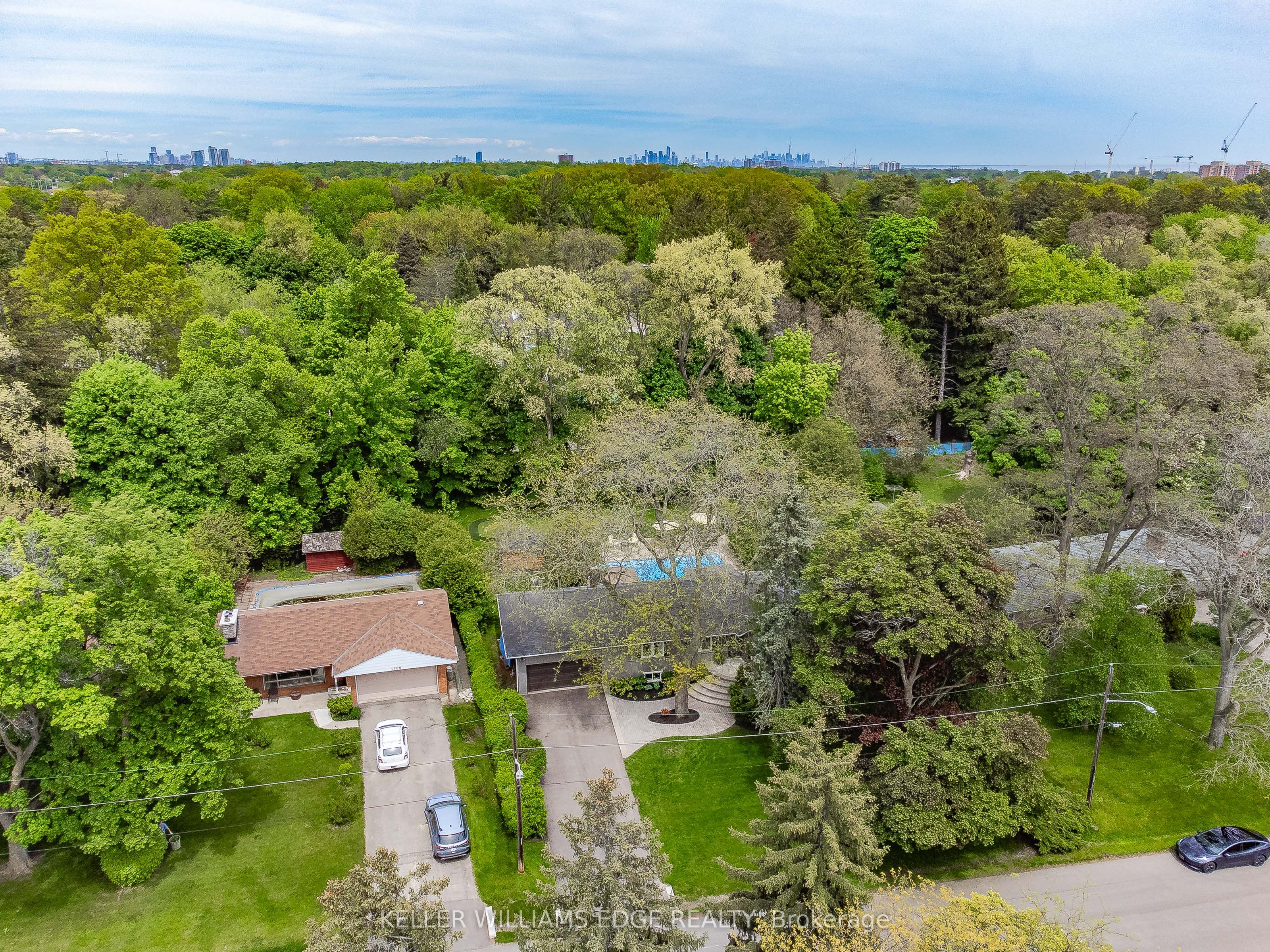 1589 Crediton Parkway