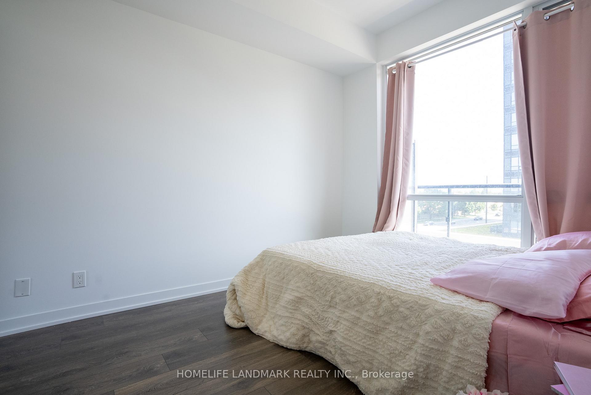 1 Bedroom Condo at 7950 bathurst, Vaughan For sale