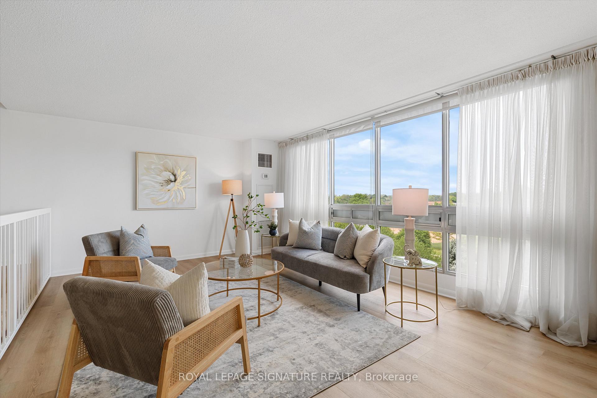 3 Bedrooms Condo at 2185 Marine, Oakville For sale