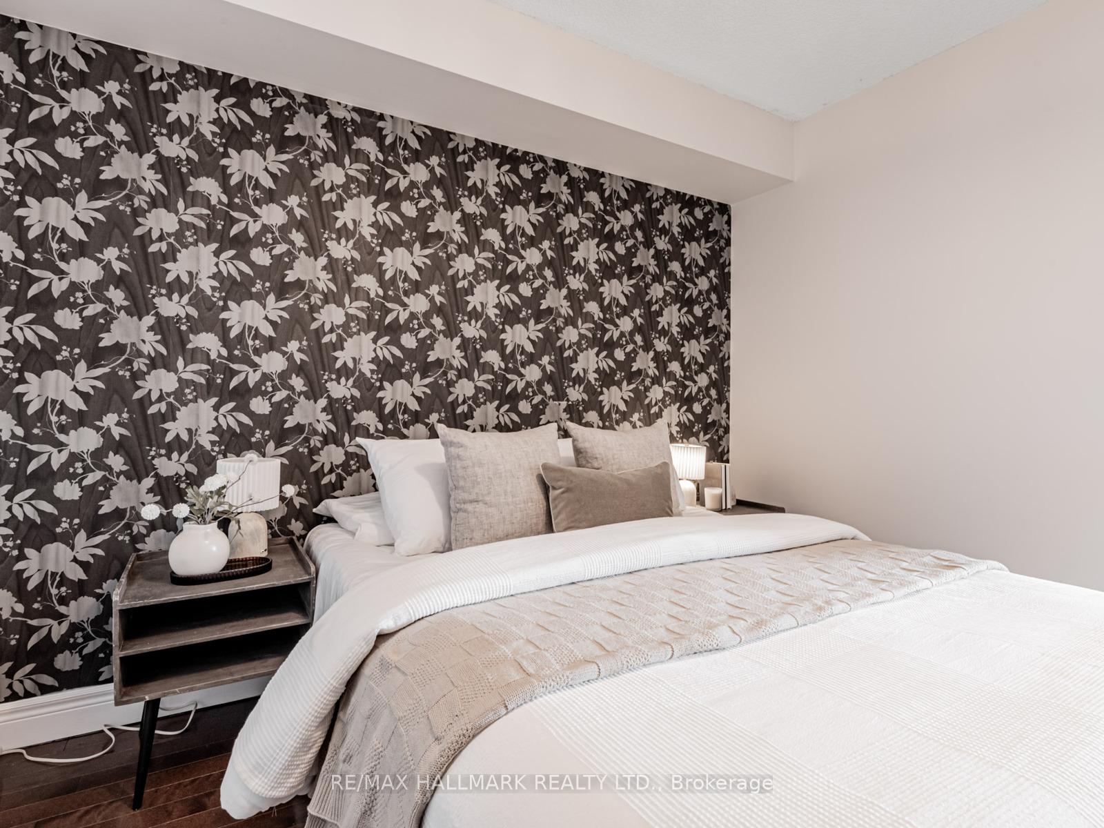 1 Bedroom Condo at 75 Dalhousie, Toronto For sale