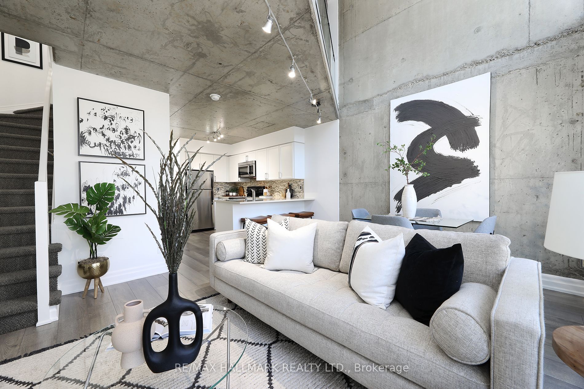 1029 King Street W, #818