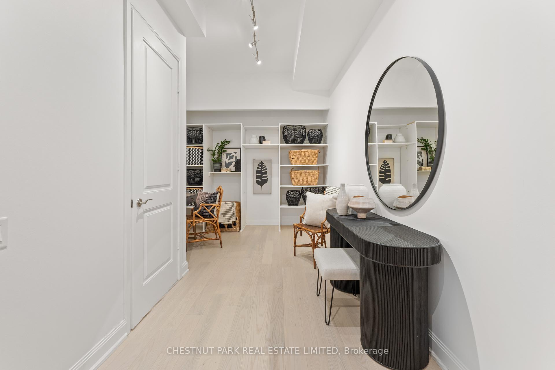 2 Bedrooms Condo at 2181 Yonge, Toronto For sale