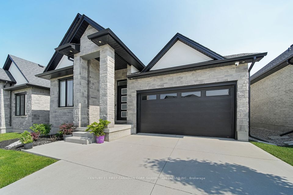 6990 Clayton Walk