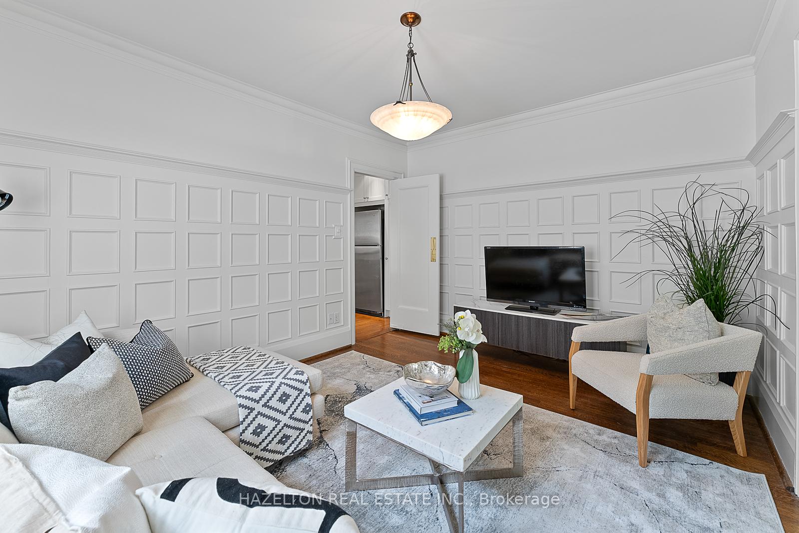 3 Bedrooms Condo at 9 Clarendon, Toronto For sale
