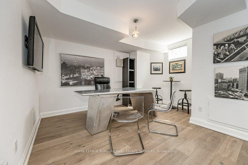 2 Bedrooms Condo at 1061 North Shore, Burlington For sale