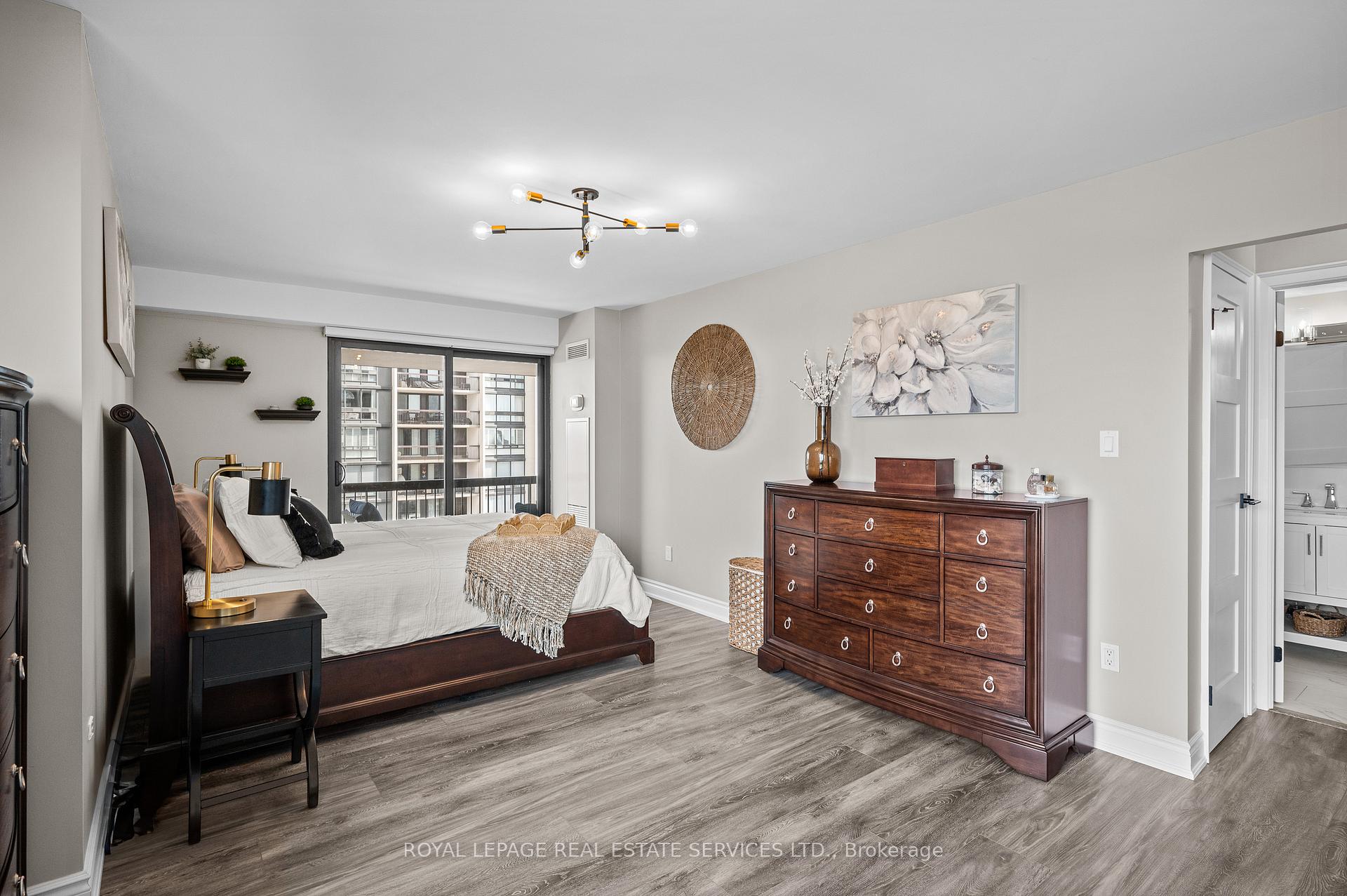 2 Bedrooms Condo at 2185 Marine,  Oakville For sale