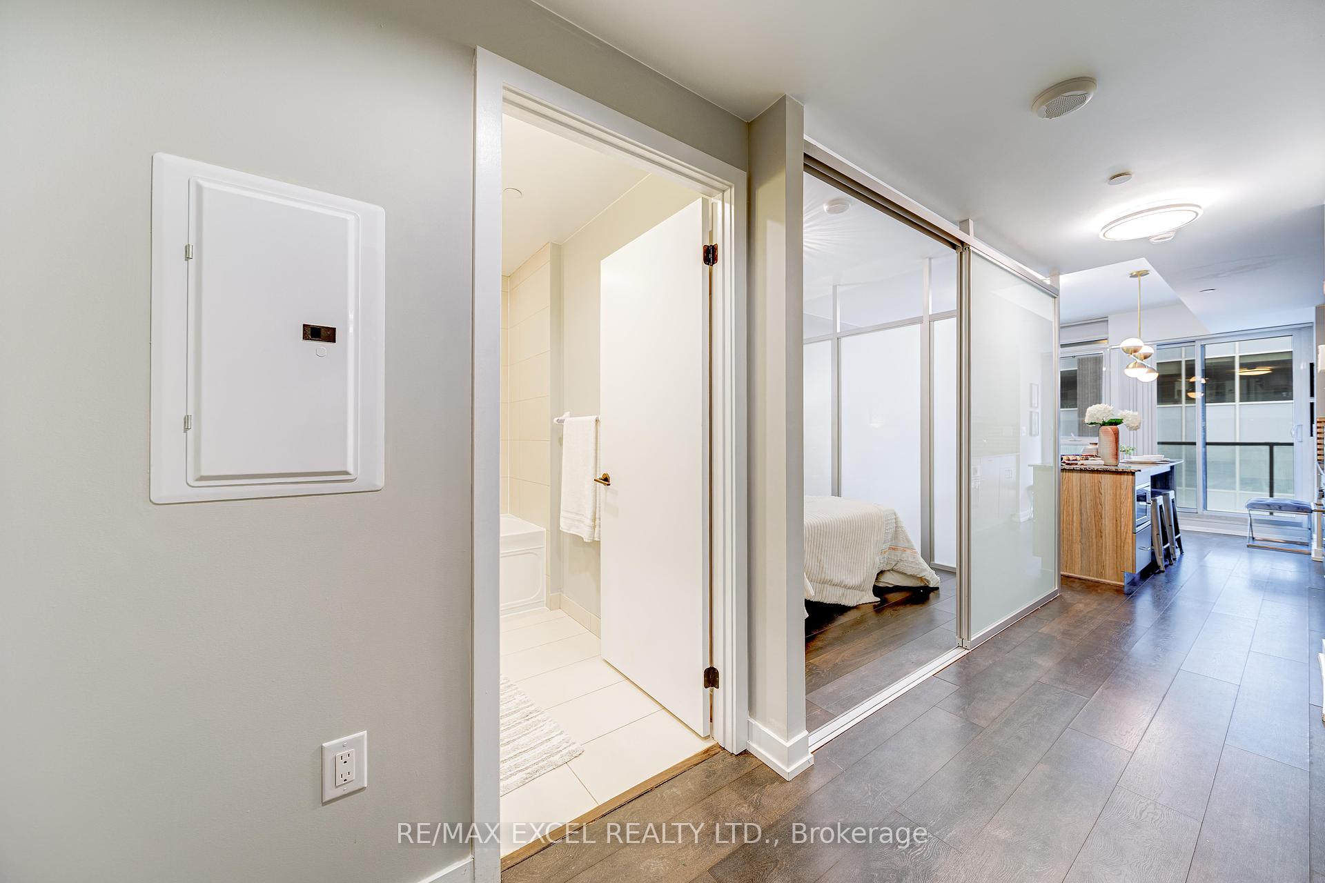 1 Bedroom Condo at 426 University,  Toronto For sale
