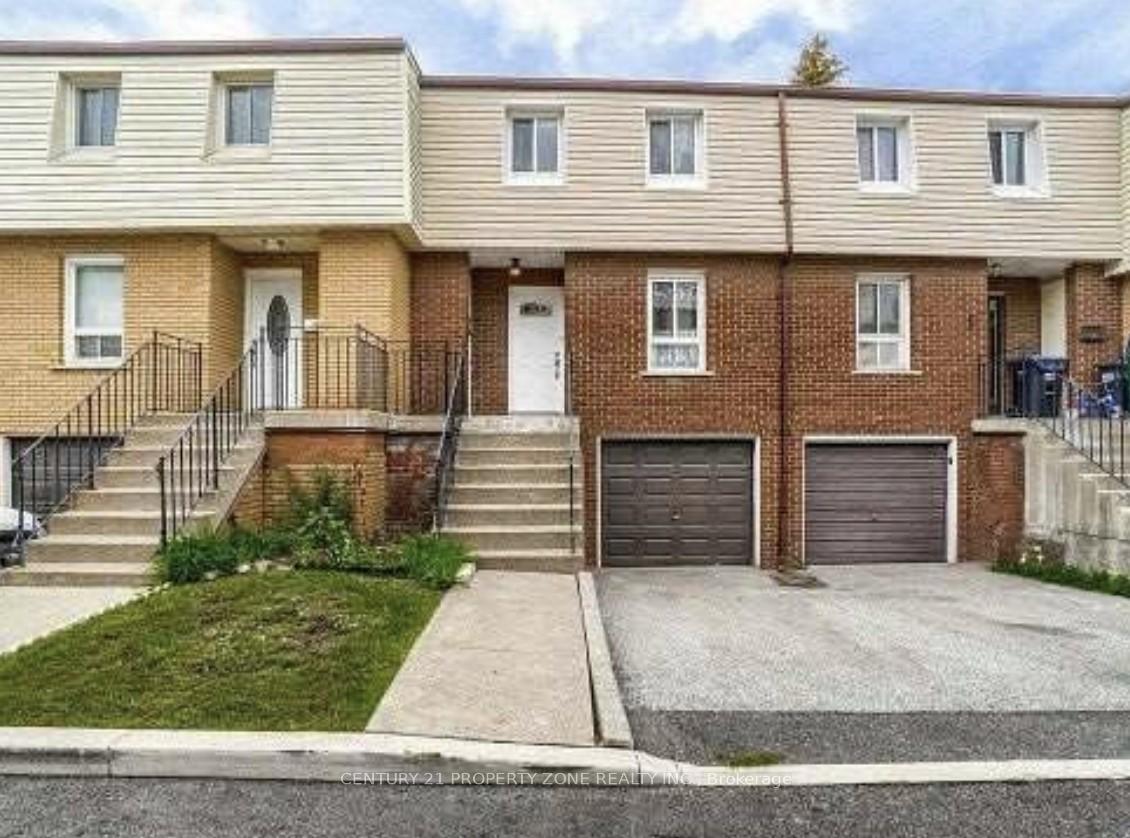 4 Bedrooms Condo at 3175 Kirwin, Mississauga For sale