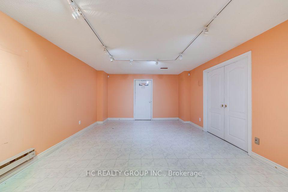 https://trreb-image.ampre.ca/O5tVPUoxjffCpmB8N1_Cy_g272KAnM-kbguoWq5urJM/rs:fit:960:960/wm:.5:so:0:50:.4/wmsh:10/wmt:PHNwYW4gZm9yZWdyb3VuZD0nd2hpdGUnIGZvbnQ9JzY4Jz5IQyBSRUFMVFkgR1JPVVAgSU5DLiwgQnJva2VyYWdlPC9zcGFuPg/L3RycmViL2xpc3RpbmdzLzQwLzcyLzYxLzk1L3AvZDc1NzliMGYtNWQyMS00NTk0LWE0OTYtMjdmYjZlMDA3OTIwLmpwZw.jpg