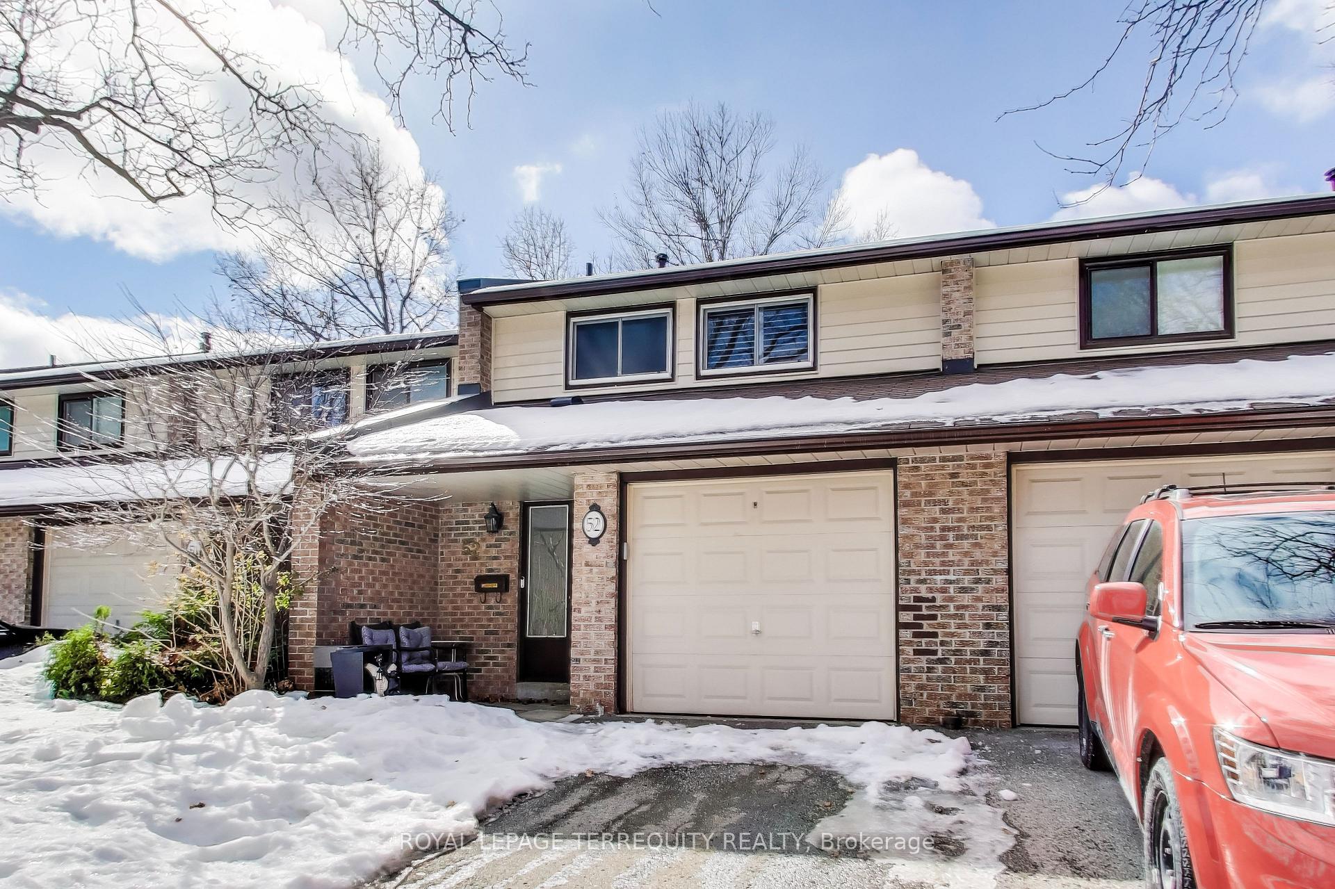 3 Bedrooms Condo at 2020 South Millway, Mississauga For sale