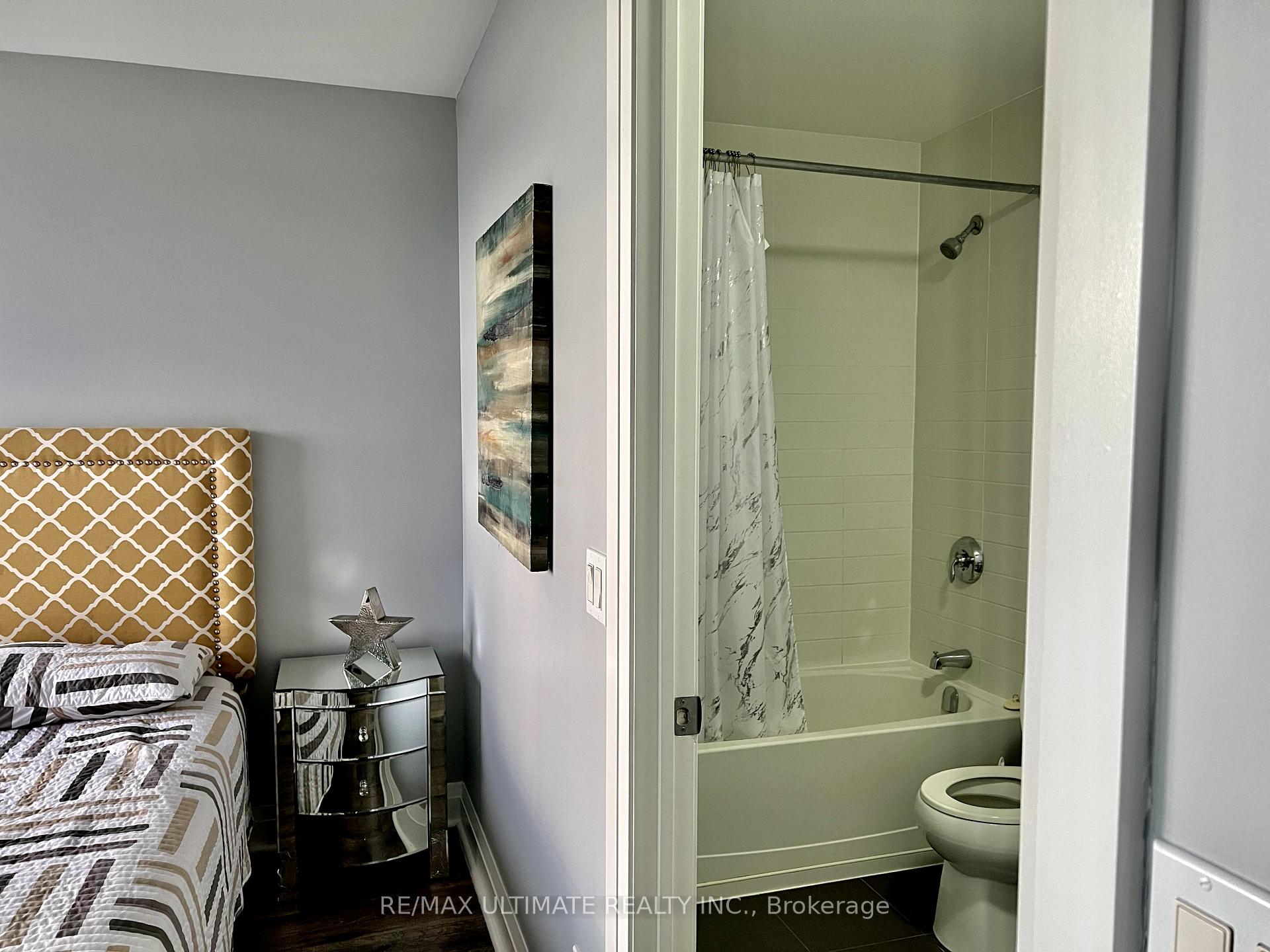 1 Bedroom Condo at 2522 Keele,  Toronto For sale