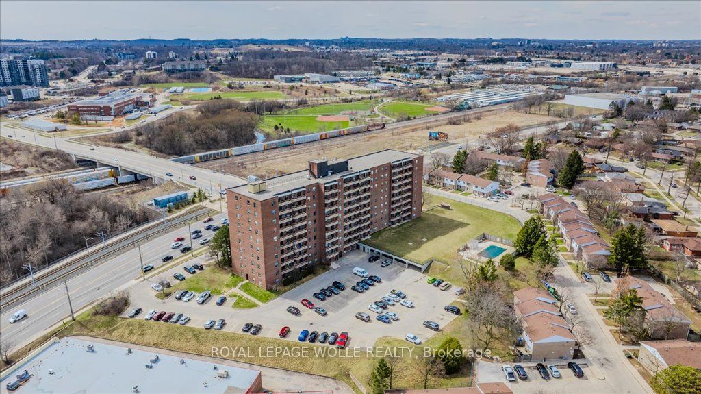 1100 Courtland Avenue E, #208