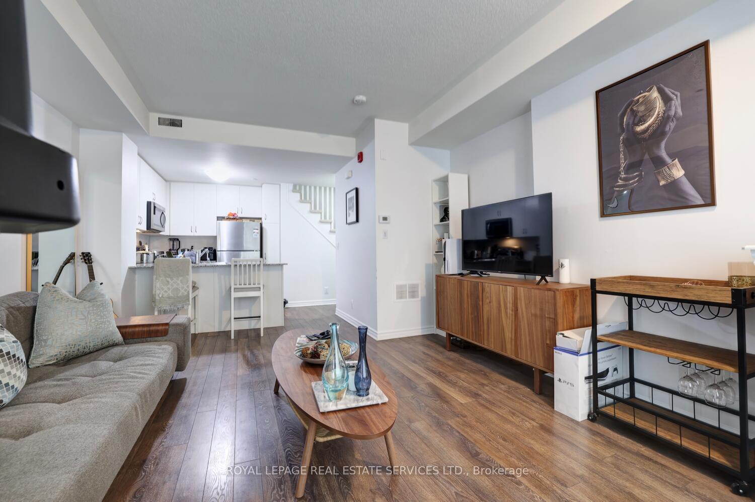 2 Bedrooms Condo at 100 Long Branch,  Toronto For sale