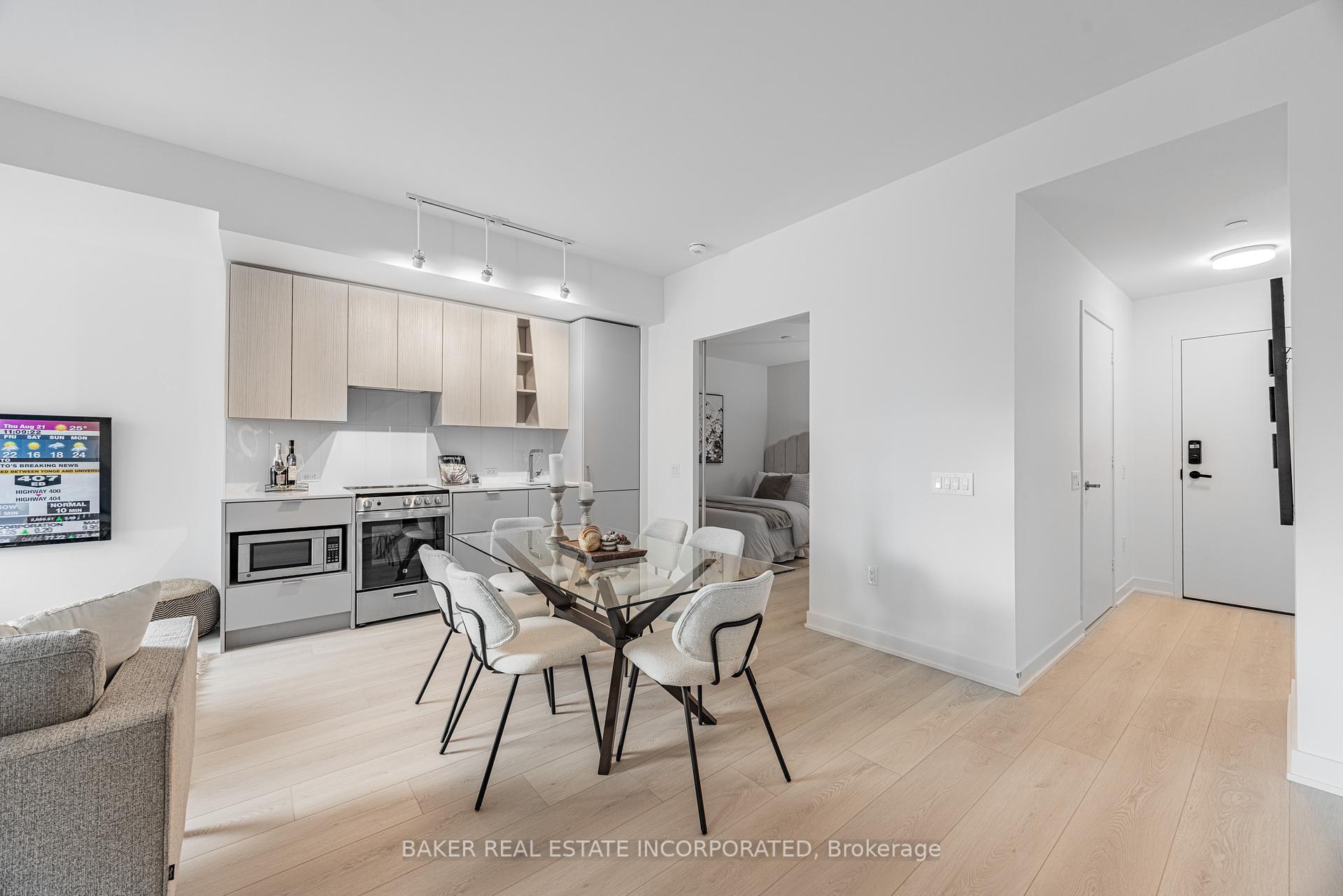4 Bedrooms Condo at 3883 Quartz,  Mississauga For sale