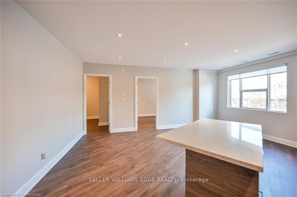 2 Bedrooms Condo at 2 King,  Hamilton For sale