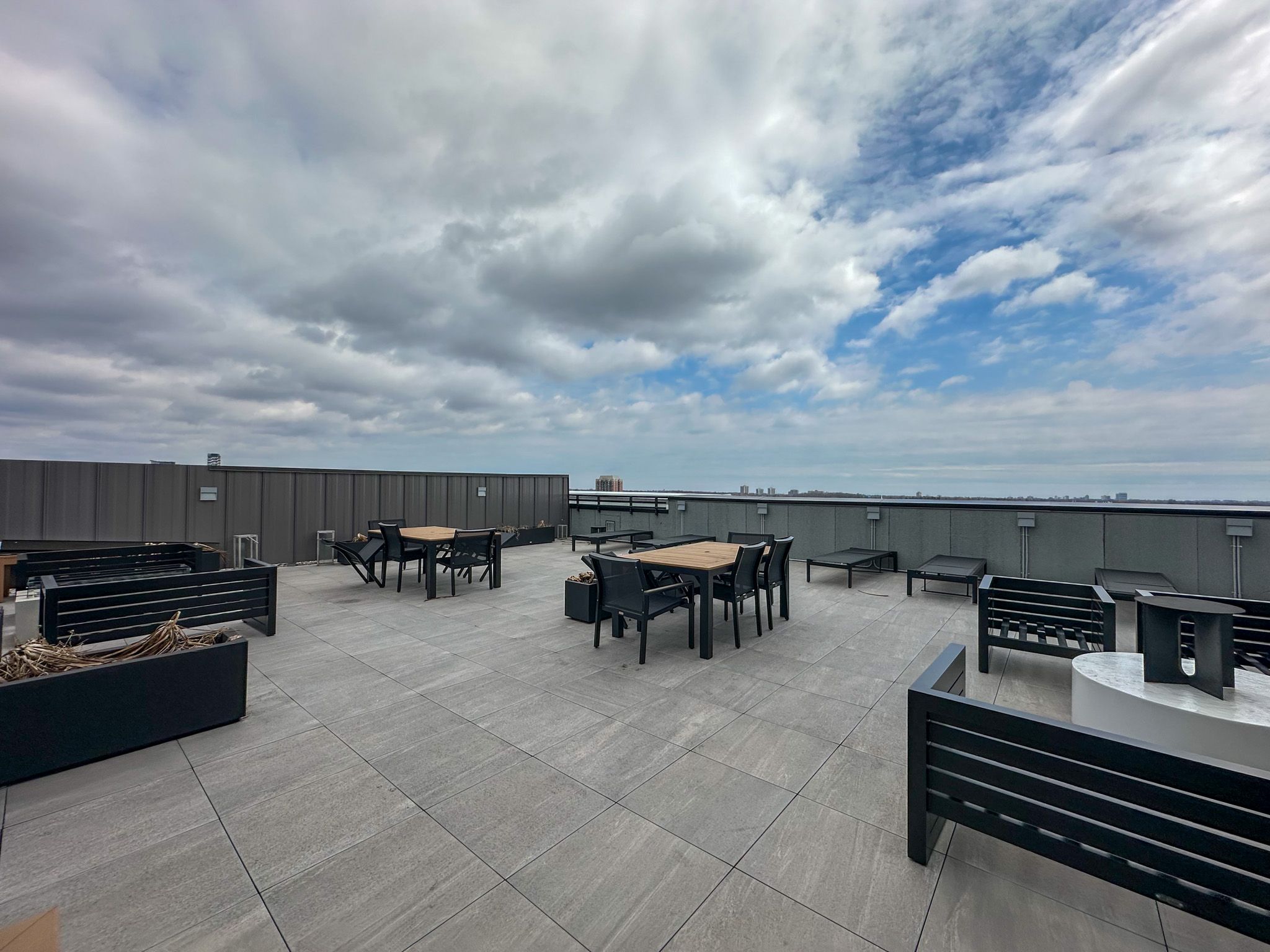 95 Dundas Street W 226