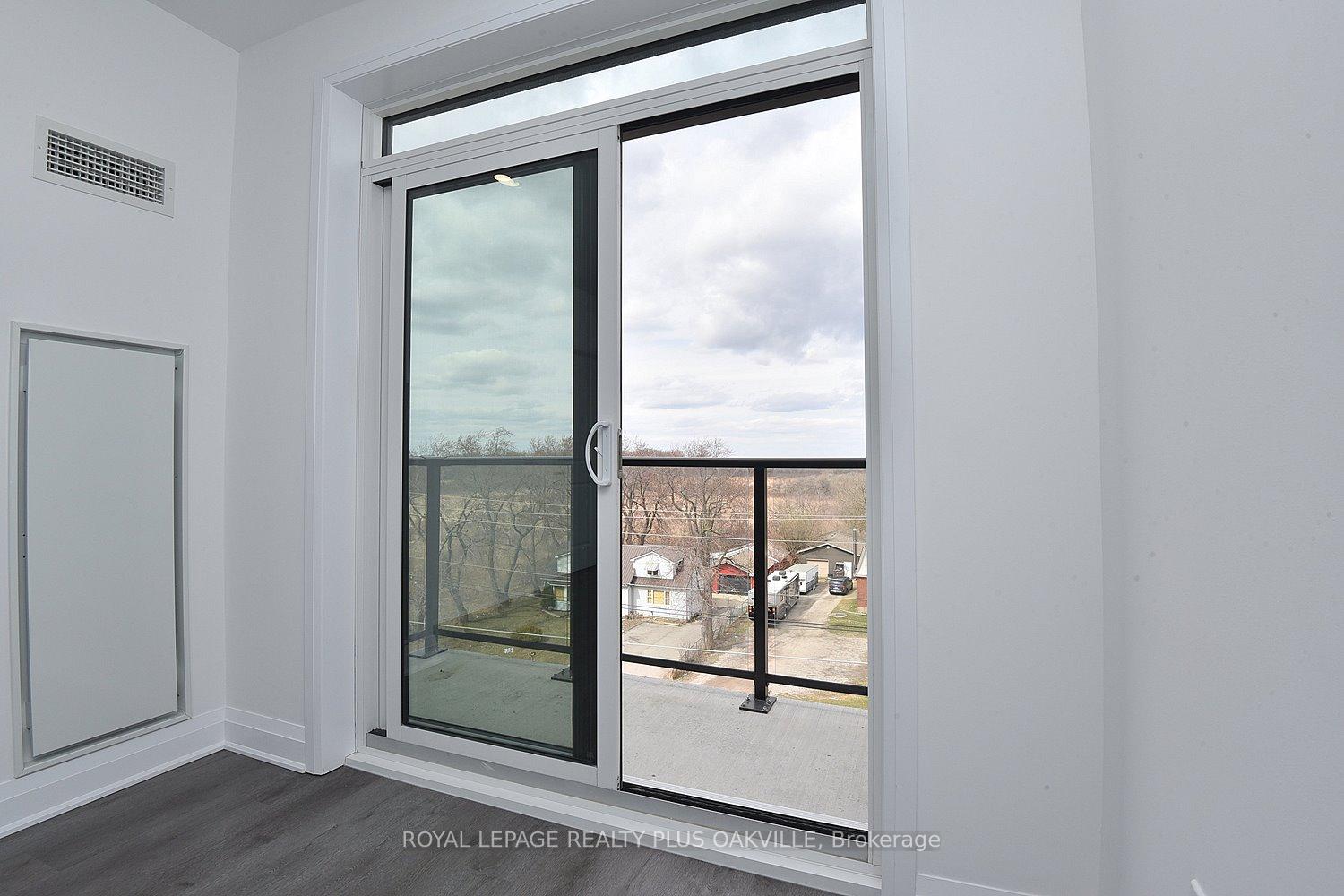 1 Bedroom Condo at 1936 Rymal, Hamilton For sale