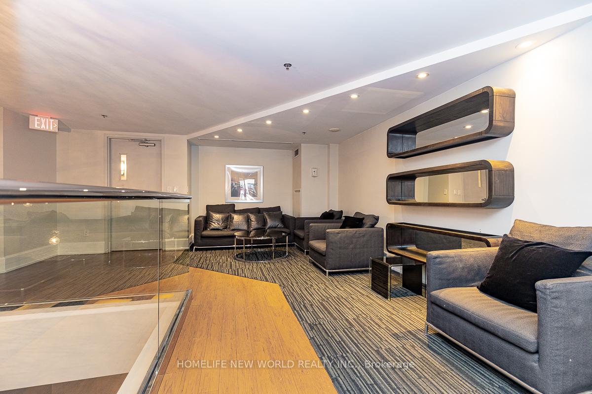 3 Bedrooms Condo at 111 Elizabeth, Toronto For sale